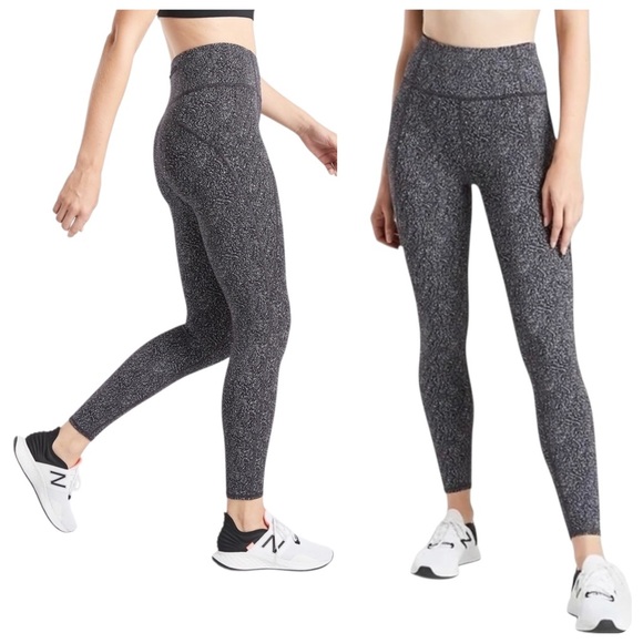Athleta Pants - Athleta Lighting Static 7/8 Tight in Black/White Yoga Run Legging Ankle